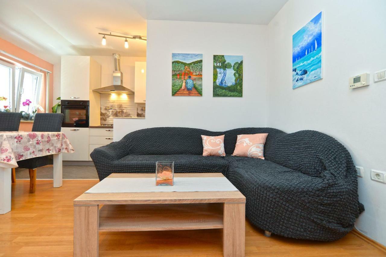 Eda 1873 Apartmán Pula